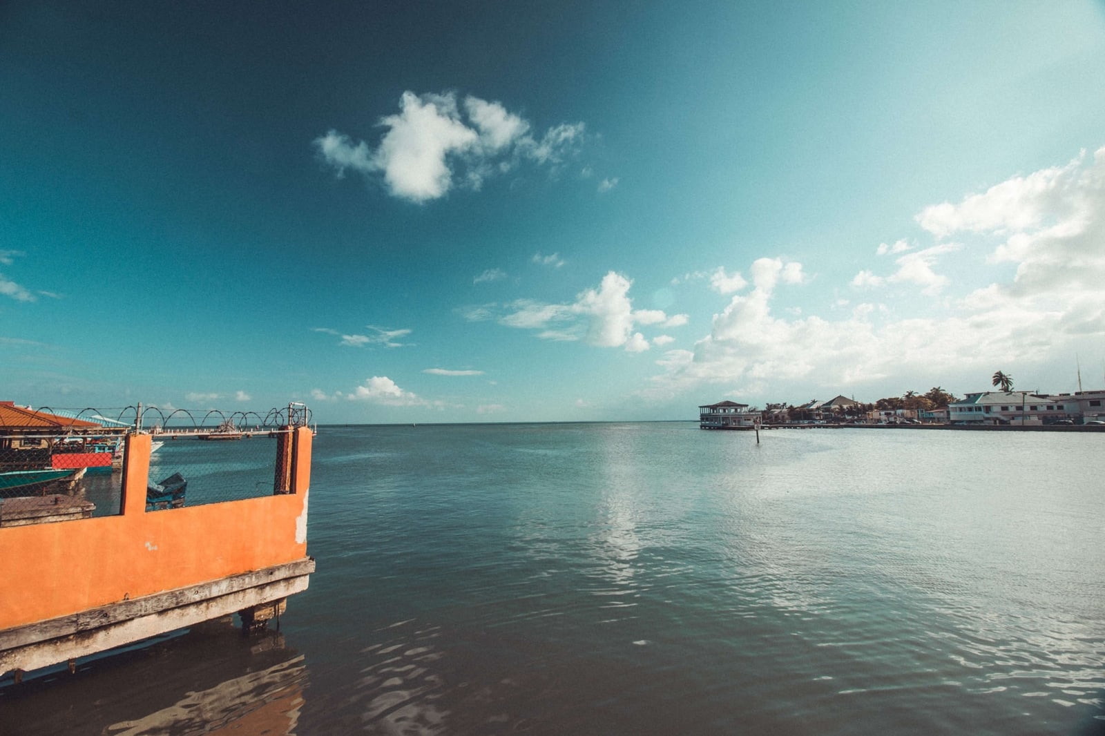 Hire independent contractors in Belize